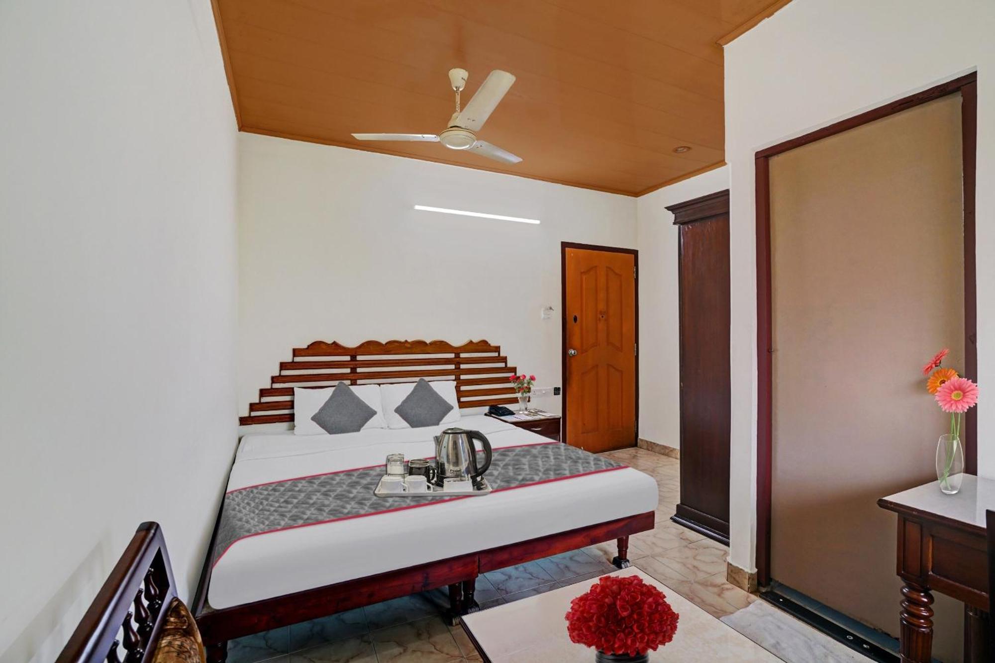 Palette - Pagoda Resorts Alappuzha Buitenkant foto