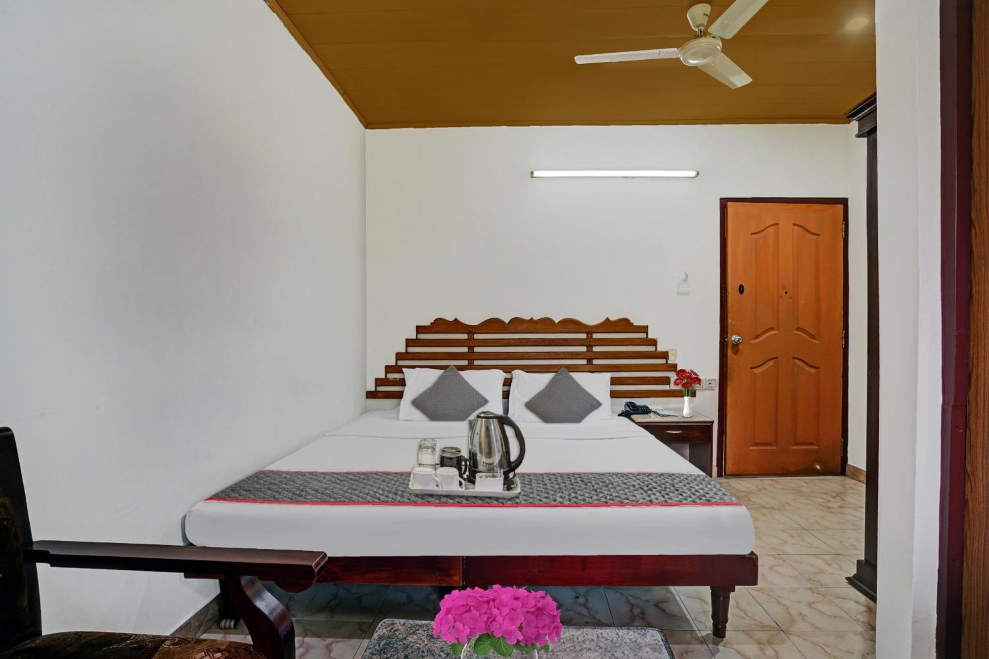 Palette - Pagoda Resorts Alappuzha Buitenkant foto
