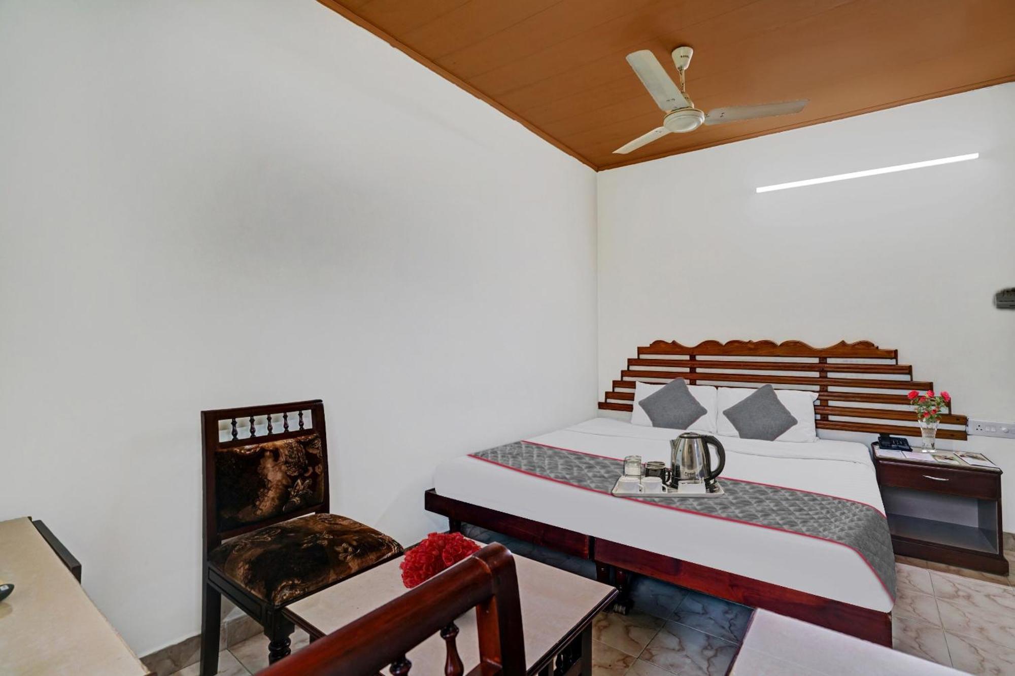 Palette - Pagoda Resorts Alappuzha Buitenkant foto