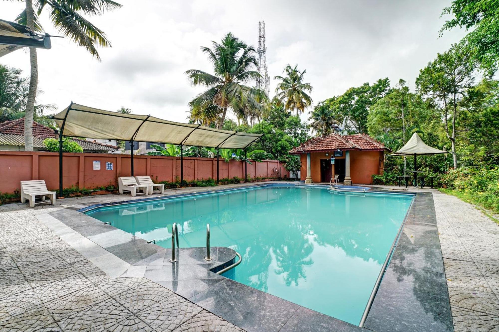 Palette - Pagoda Resorts Alappuzha Buitenkant foto