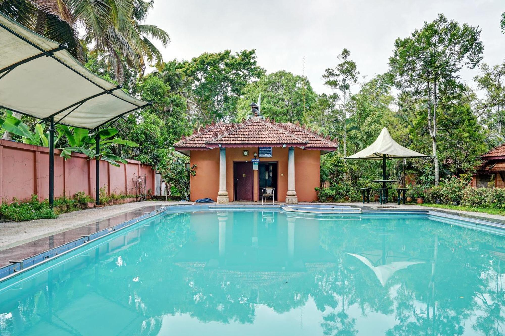 Palette - Pagoda Resorts Alappuzha Buitenkant foto