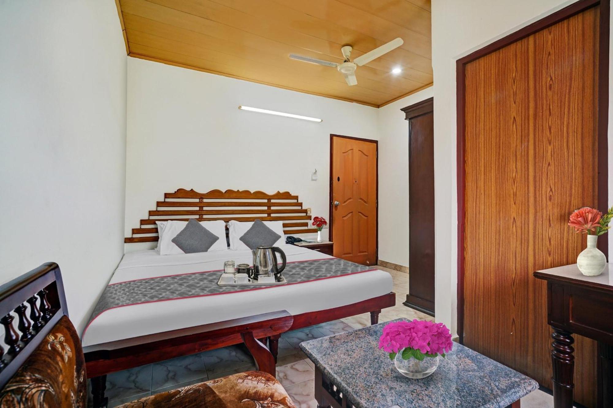 Palette - Pagoda Resorts Alappuzha Buitenkant foto